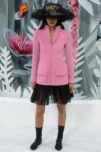Look 4